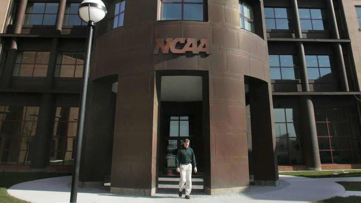 College sports settlement means NCAA schools can directly pay players