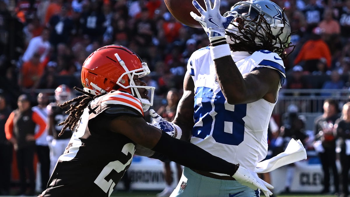 Cowboys WR CeeDee Lamb set to chase multiple franchise legends in ’25