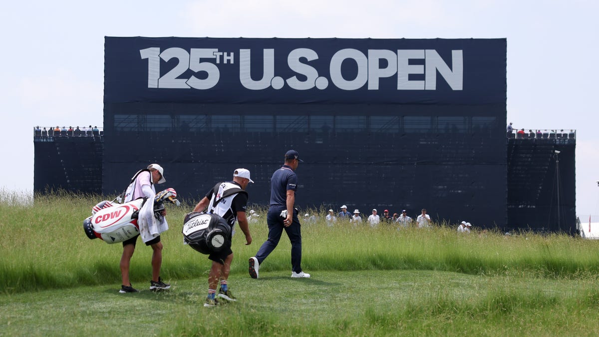 Current cut line, scores, golfers to watch