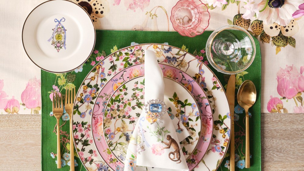 Cynthia Rowley Teams with Pottery Barn to Introduce Colorful Tabletop Collection