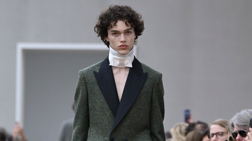 Dior Men’s Spring 2026 Ready-to-Wear Runway, Fashion Show & Collection Review: Brave New World