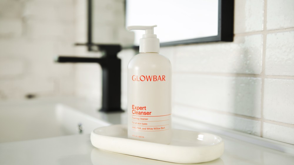 Facial Studio Glowbar Launches Cleanser