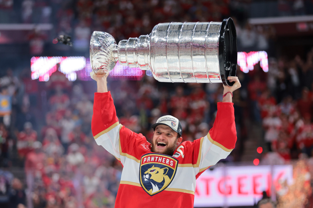 Florida Panthers Aleksander Barkov's Behavior With the Stanley Cup is Turning Heads