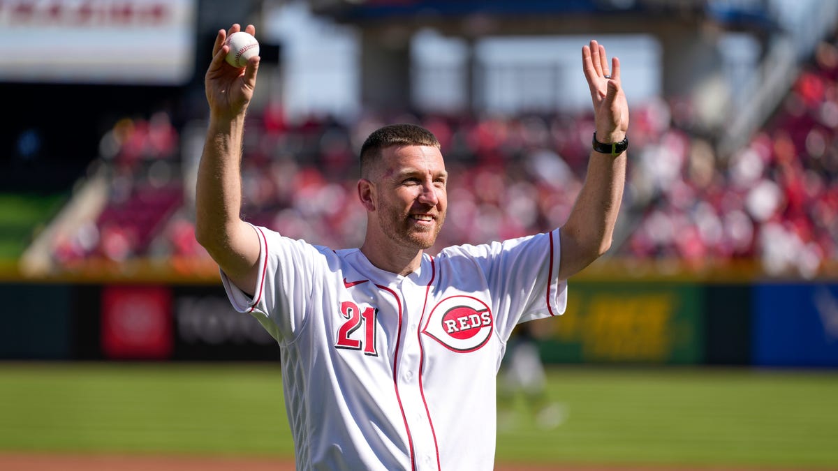 Former Reds star Todd Frazier provides tips for youth sports parents