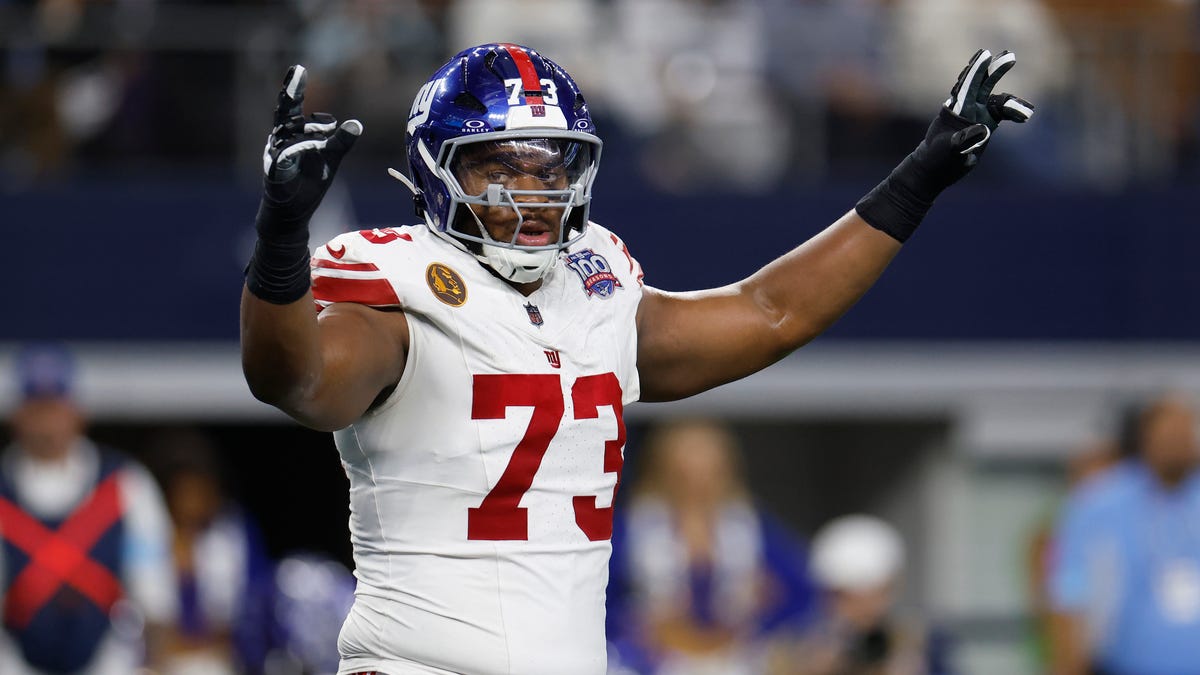 Giants brass impressed with Evan Neal as he transitions to guard