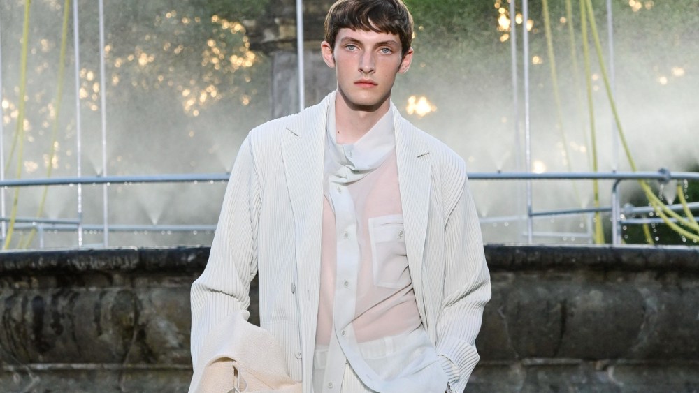 Homme Plissé Issey Miyake Spring 2026 Men’s Runway, Fashion Show & Collection Review 