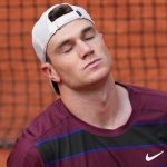Britain's Jack Draper reacts as he plays against Kazakhstan's Alexander Bublik during their fourth round match of the French Tennis Open at the Roland-Garros stadium in Paris, Monday, June 2, 2025. (AP Photo/Christophe Ena)