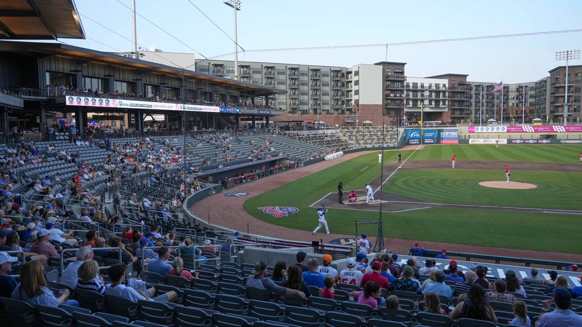 Knoxville Smokies fall 3-2 to Chattanooga Lookouts before road stretch