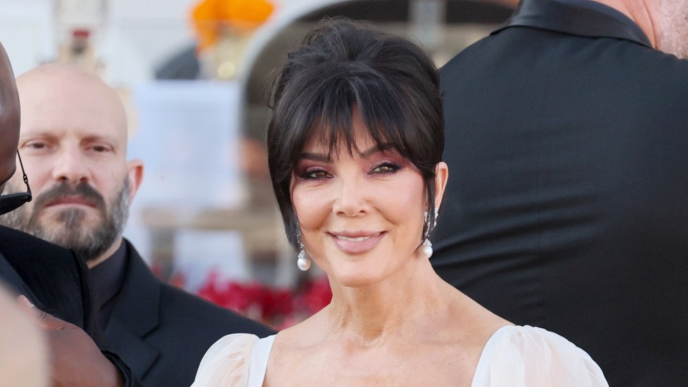 Kris Jenner Leads ’60s Glam Trend at Bezos-Sánchez Wedding