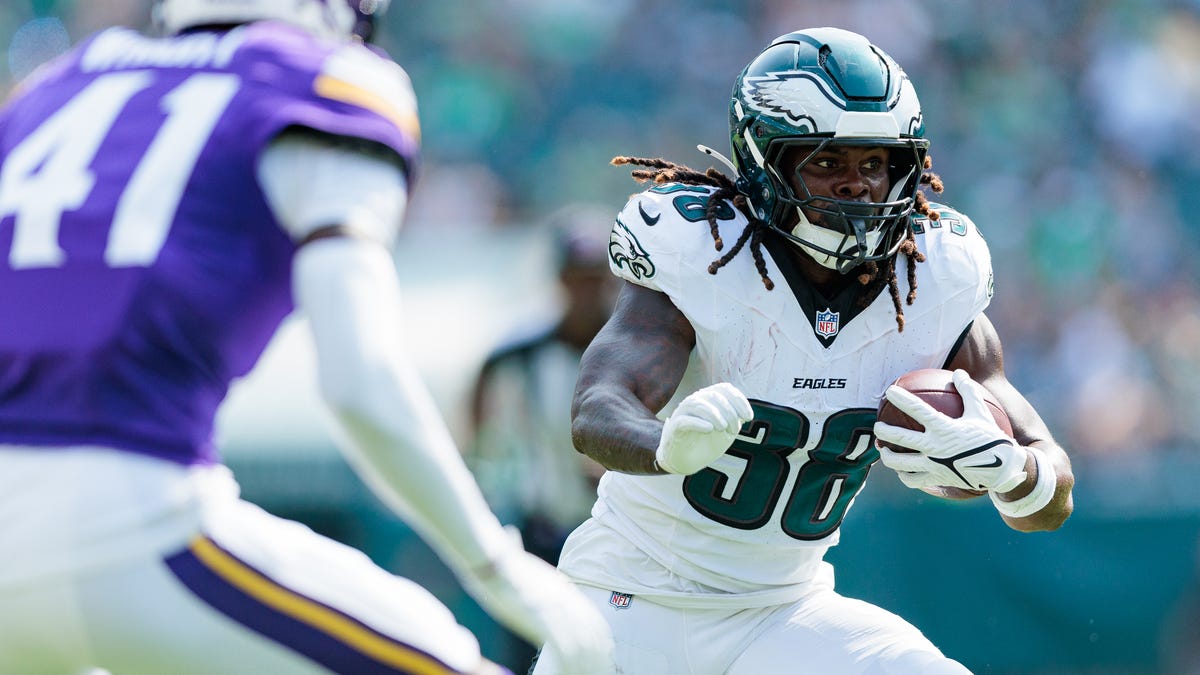 Lew Nichols is among the Eagles offensive players on roster bubble