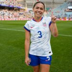 Lo'eau LaBonta makes USWNT history with support from 'Momma Em'