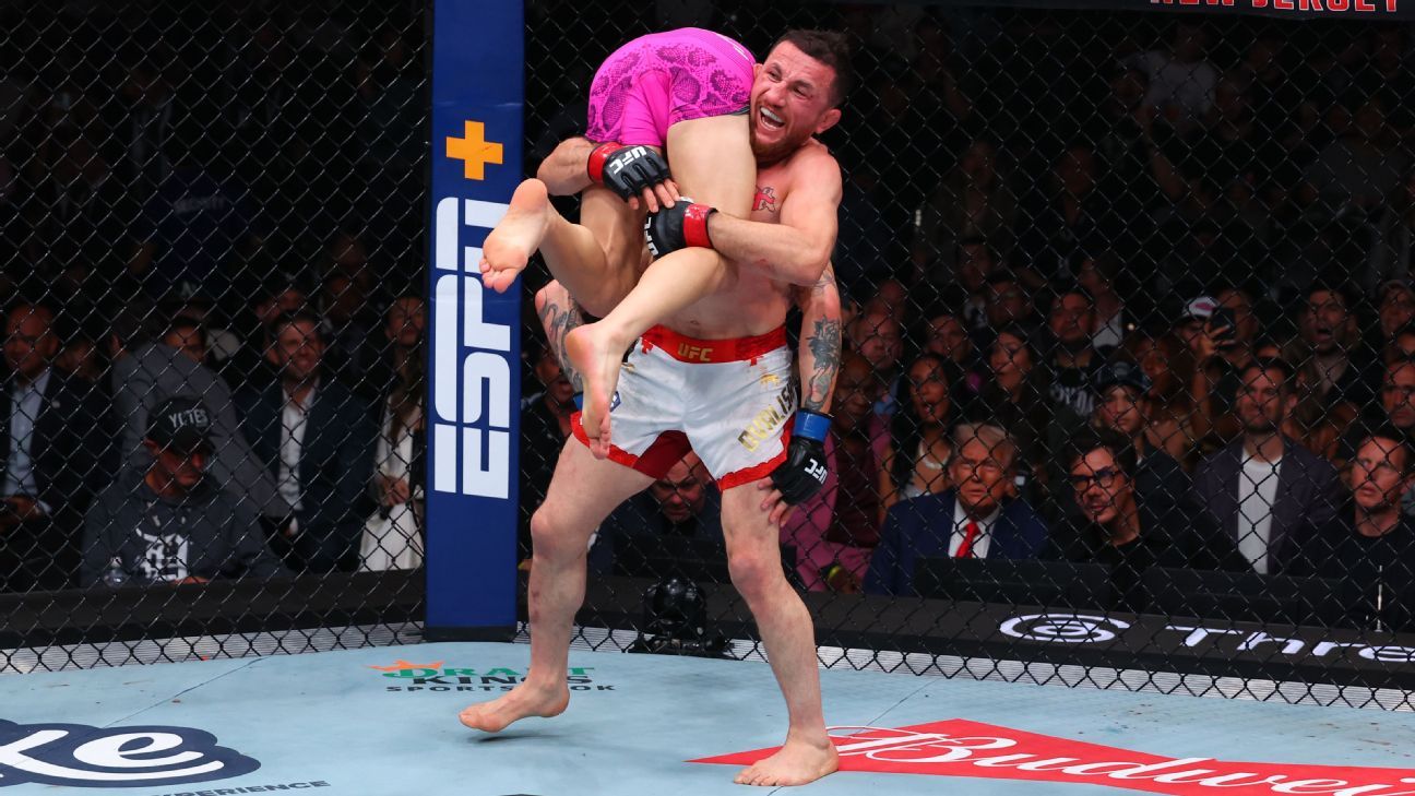 Merab Dvalishvili taps Sean O’Malley, retains title at UFC 316