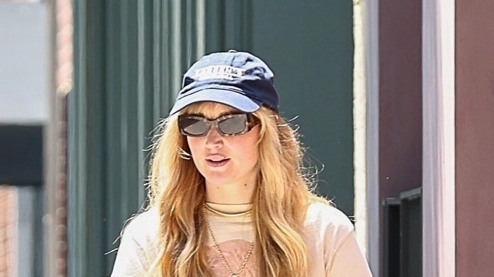 No Beach in Sight, but Jennifer Lawrence Is Dressing for Surfer Dude Summer