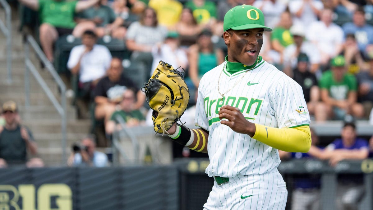 Oregon’s Jacob Walsh is a finalist for the Bobby Bragan National Collegiate Slugger Award