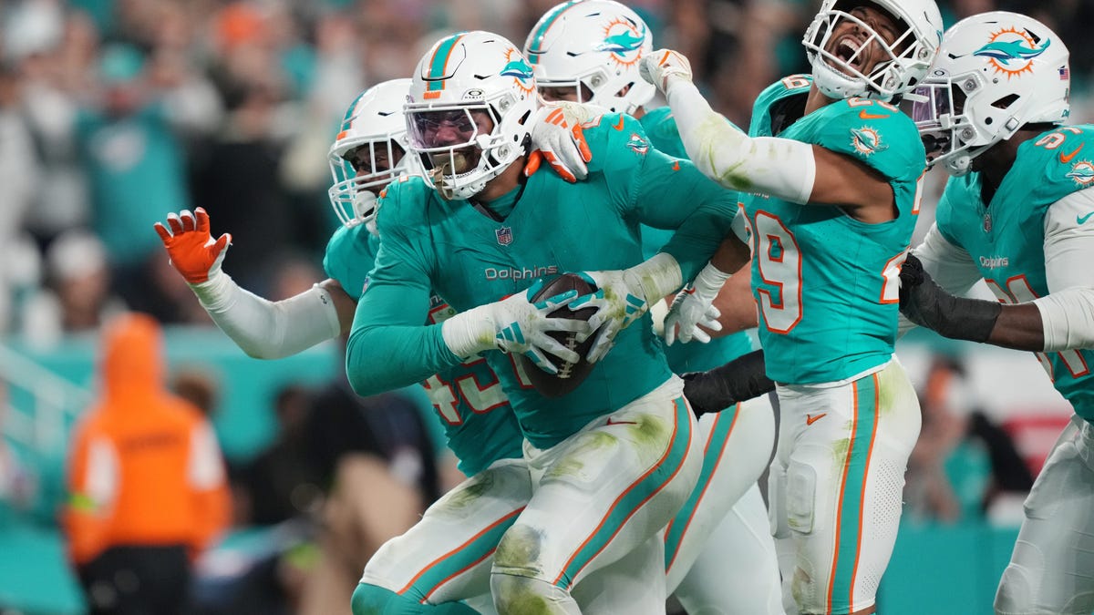 PFF anticipates ‘fearsome’ Dolphins EDGE room in 2025 NFL DL rankings