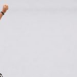 Phil Mickelson has vintage chip-in for birdie