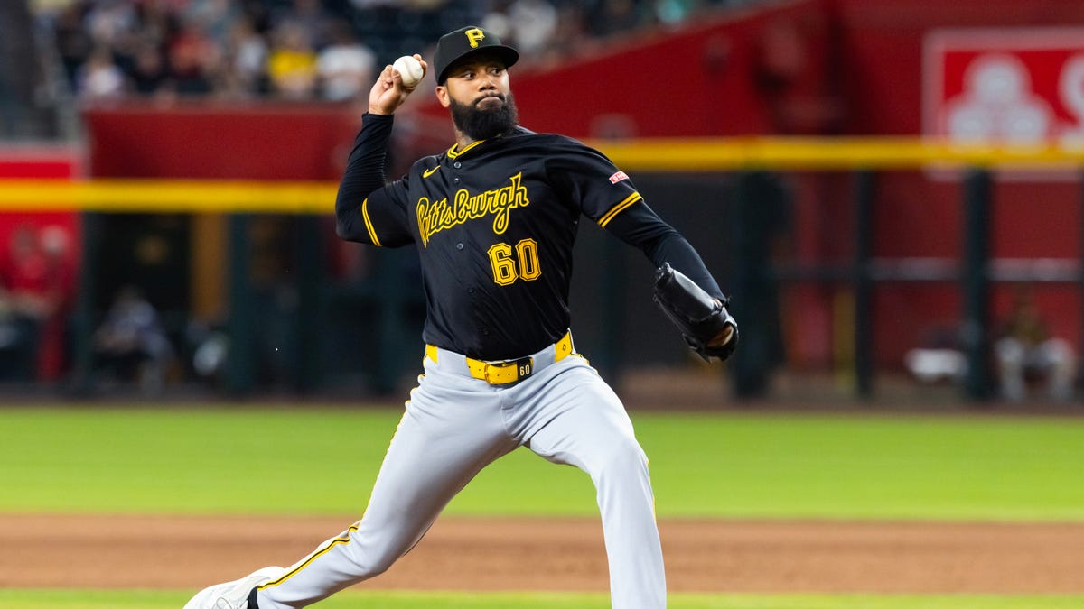 Pirates reliever Dennis Santana gets into fan altercation in win vs. Tigers