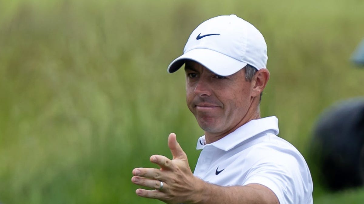 Rory McIlroy smooth club toss as frustration continues