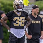 Saints sign Cam Akers, adding more competition to their backfield