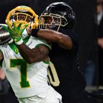 Sources: Oregon WR Evan Stewart suffers significant knee injury