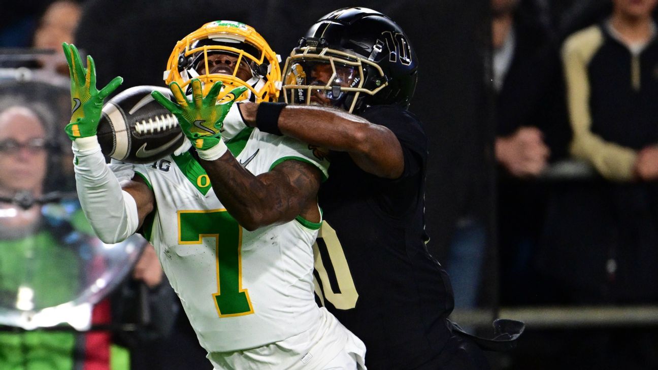 Sources: Oregon WR Evan Stewart suffers significant knee injury