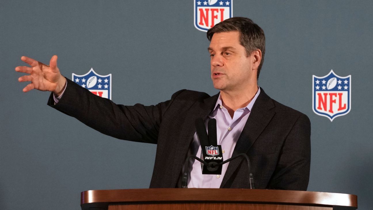 Sources — PGA Tour hiring NFL executive VP Brian Rolapp as CEO