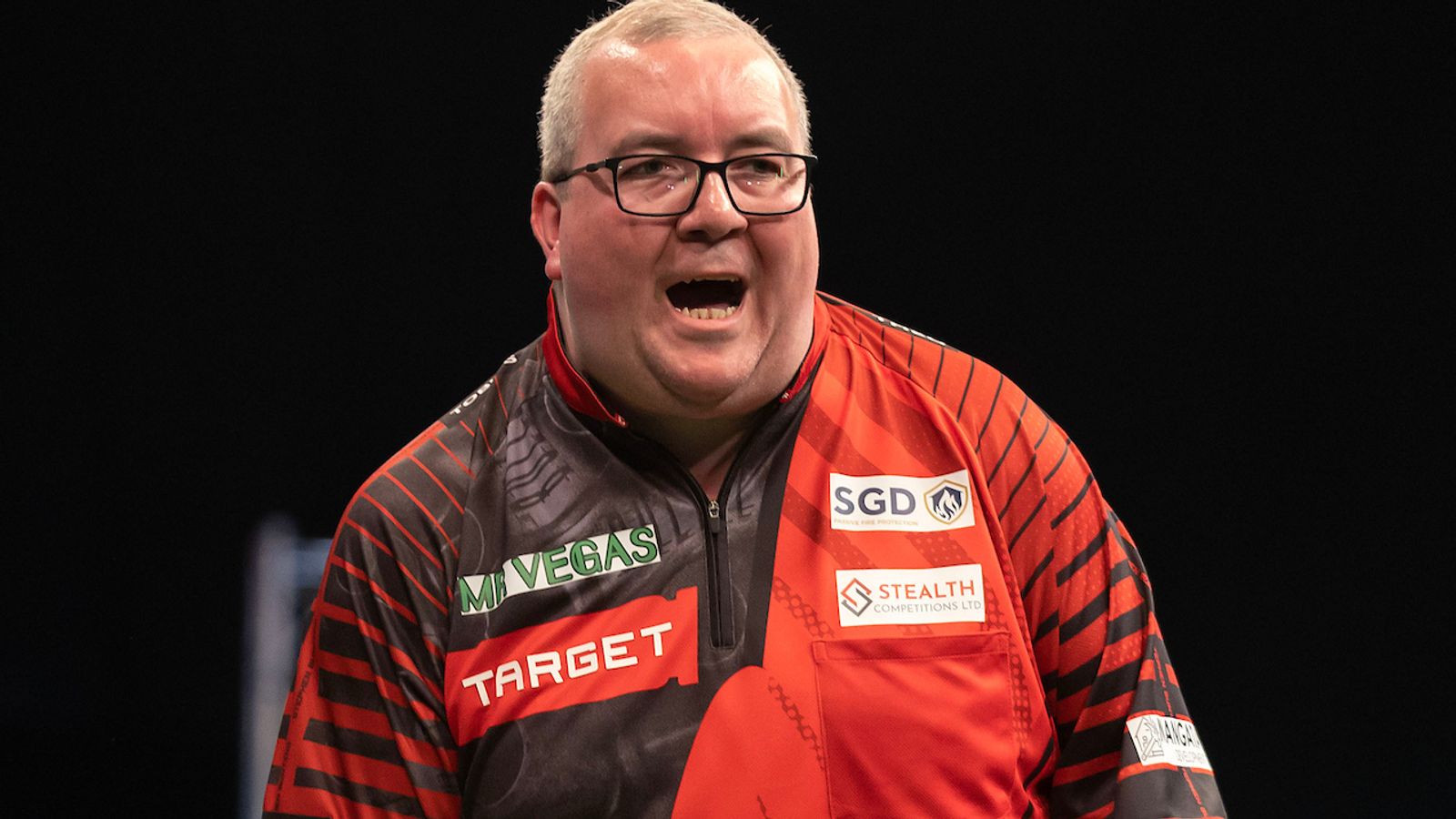 Stephen Bunting storms to Players Championship 18 title in Leicester | Darts News