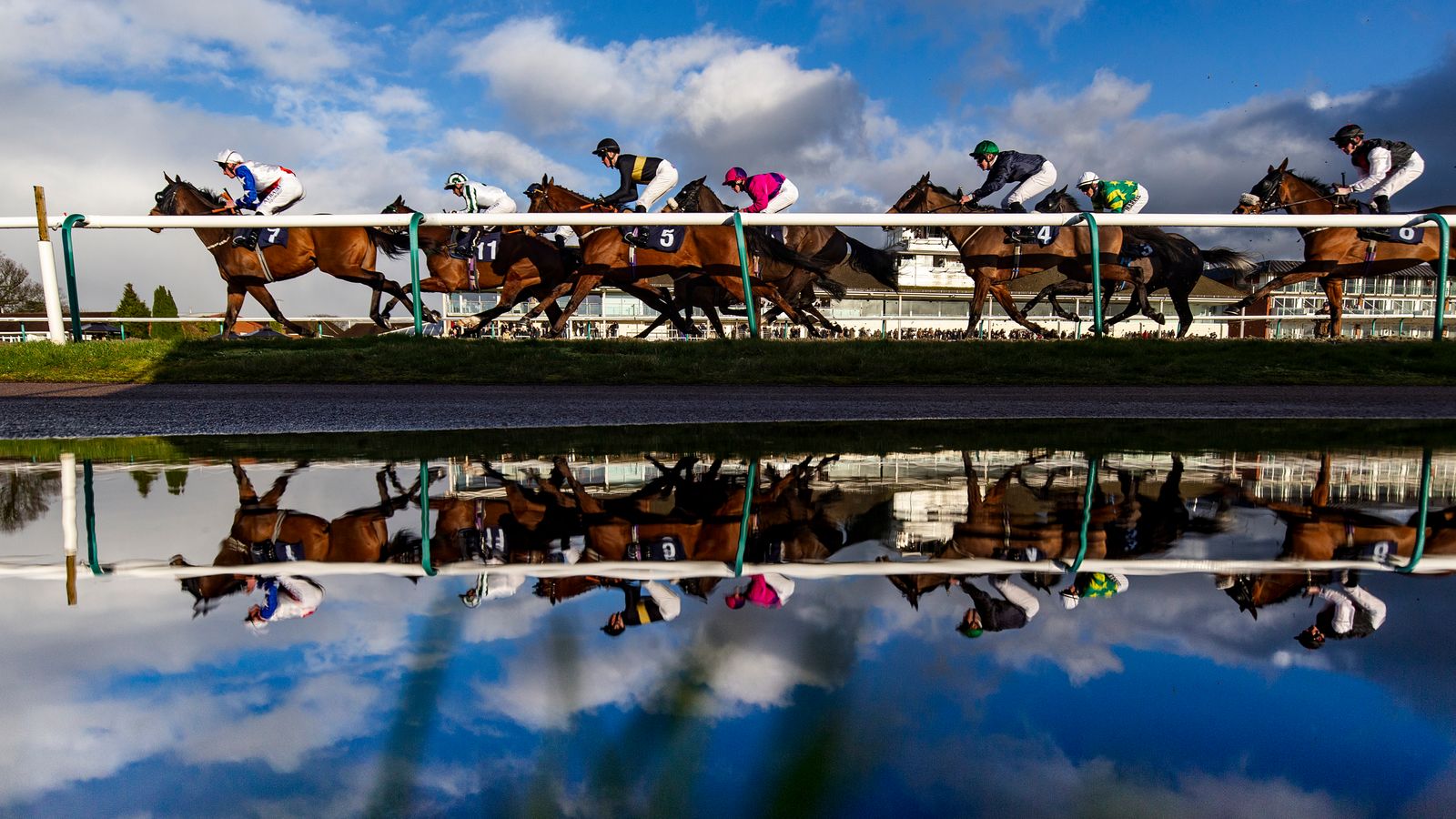 Today on Sky Sports Racing: Ffos Las, Lingfield and Uttoxeter | Racing News