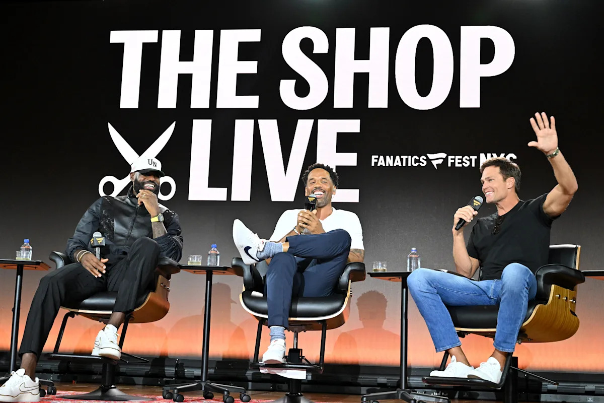 Tom Brady praises LeBron James as ‘the greatest ever’ while appearing together on Fanatics Fest panel