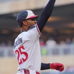 Twins' Buxton puts on 'mesmerizing' show with HR, diving catch