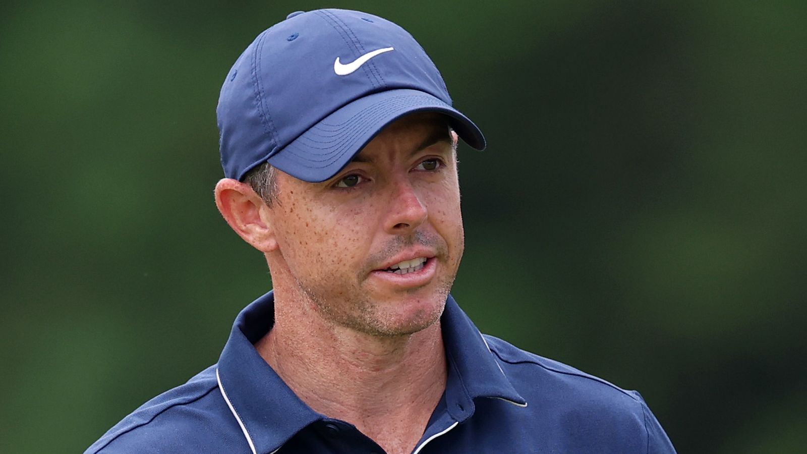US Open 2025: Rory McIlroy, Scottie Scheffler battle through as Bryson DeChambeau misses cut and Sam Burns leads at Oakmont | Golf News