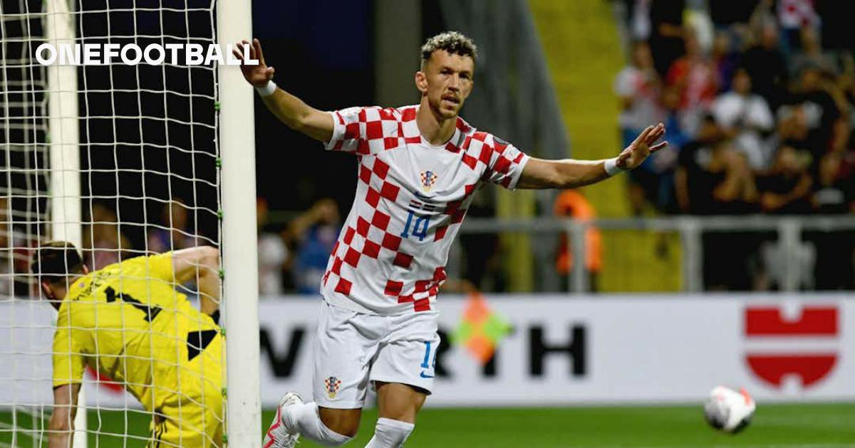 Winger backed by Hansi Flick ready to lower salary for Barcelona move