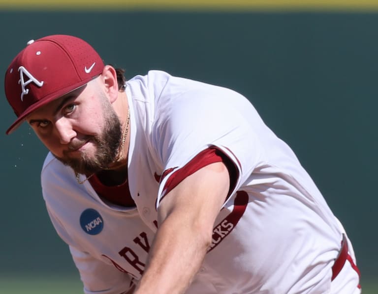 Zach Root shoves in Arkansas’ Game 1 Super Regional win vs. Tennessee