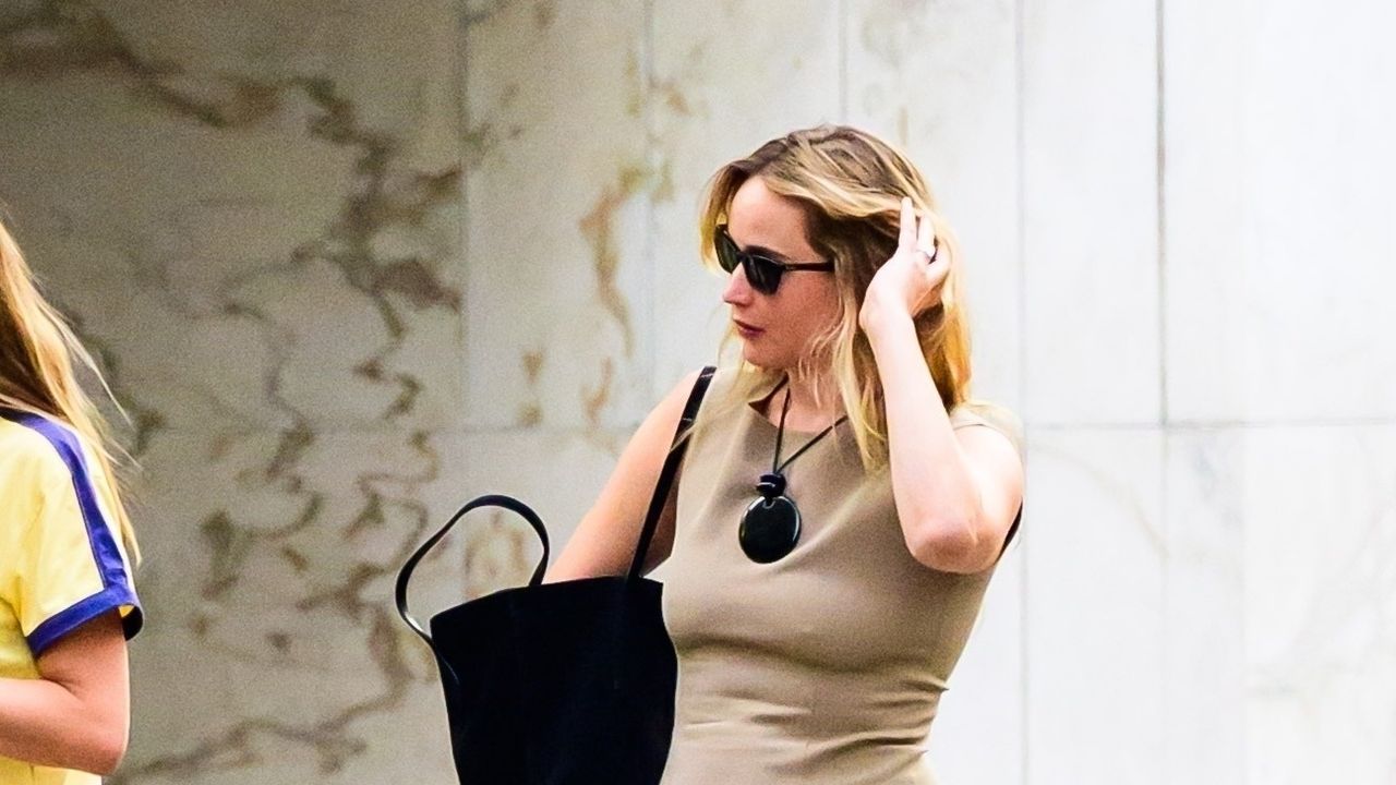21 Summer Dress and Sandals Outfits That Will Carry You Through the Season