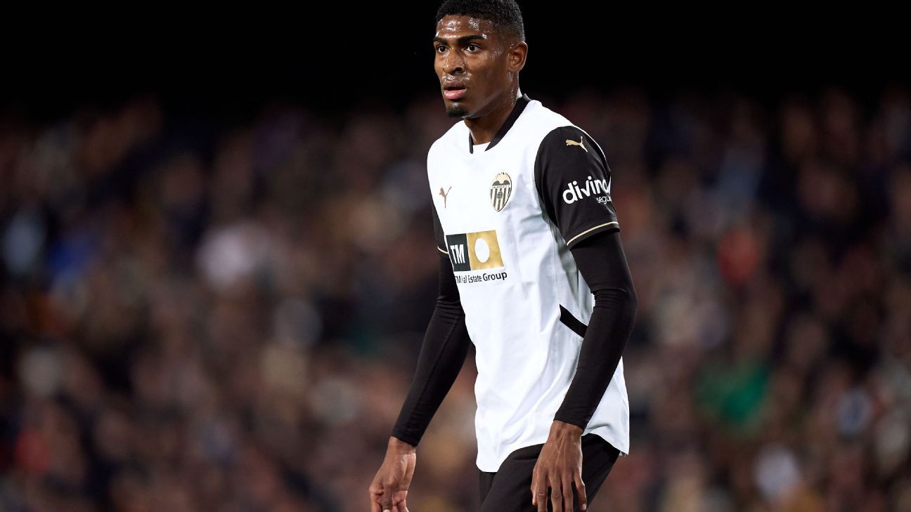 Arsenal transfers: Cristhian Mosquera confirms ‘sad’ Valencia exit