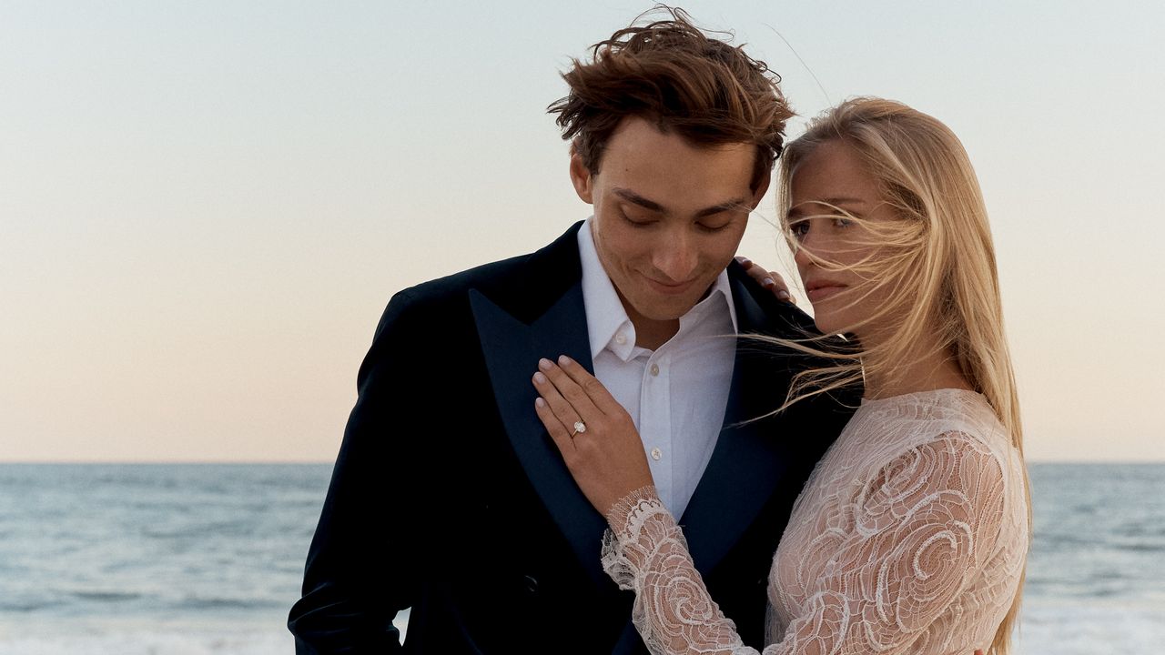 Beach Proposal Advice for the Perfect Coastal Engagement