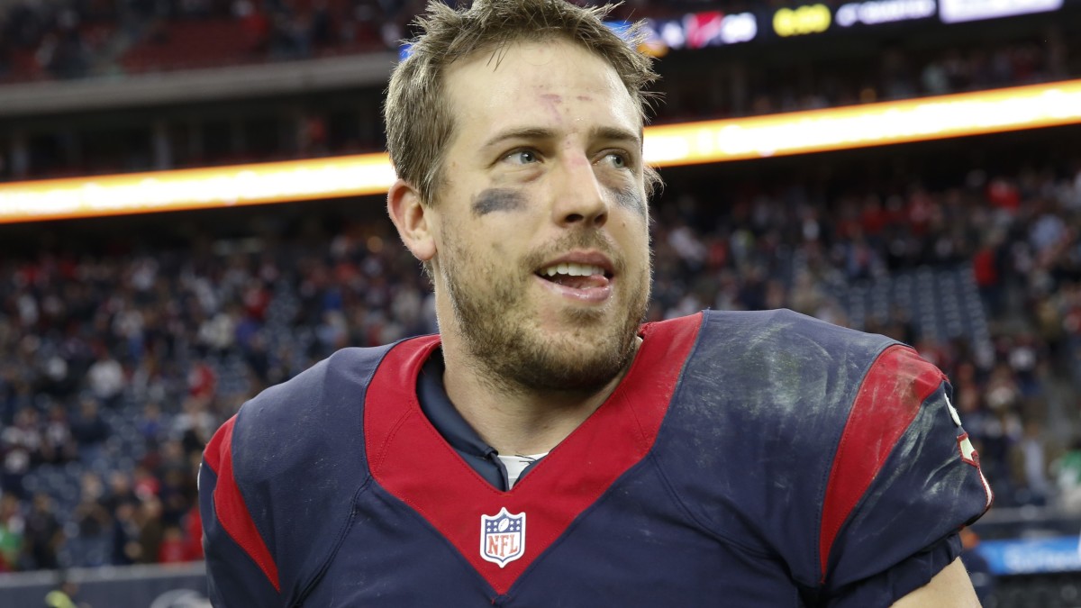 Bears Turn Heads With QB Injury News on Opening Day of Training Camp