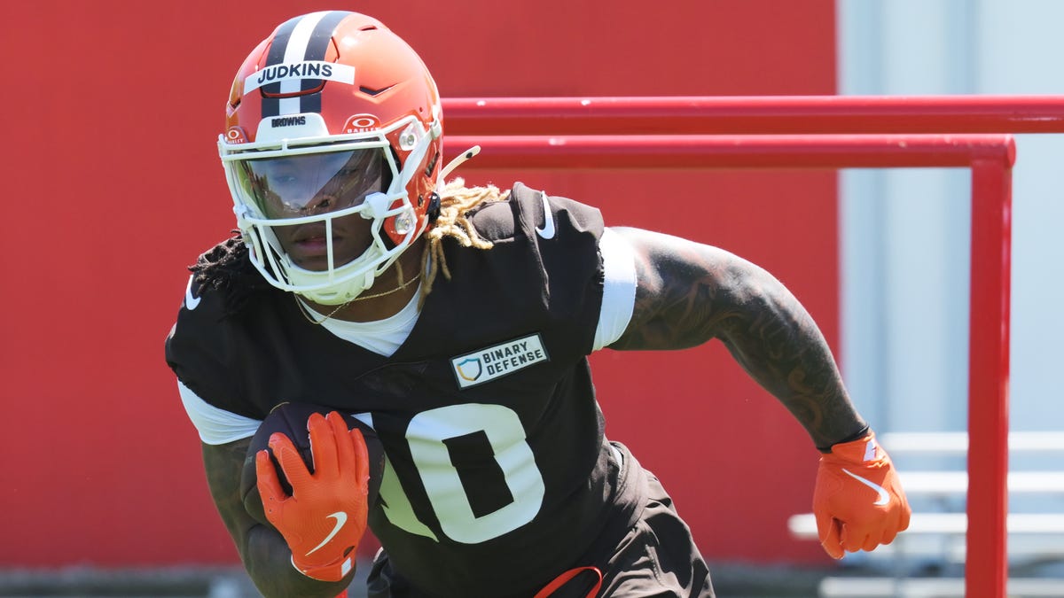 Browns RB charged with battery in Florida