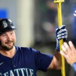 Cal Raleigh hits tiebreaking solo shot in Mariners' win