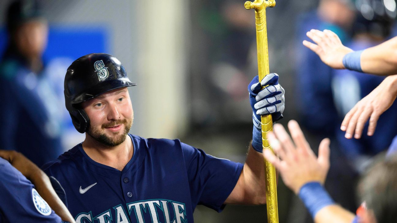 Cal Raleigh hits tiebreaking solo shot in Mariners’ win