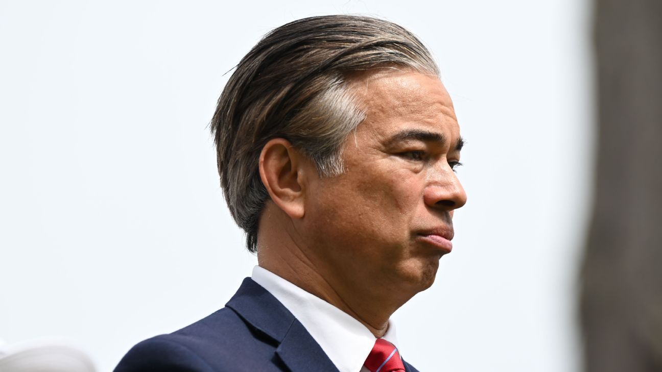 California Attorney General says daily fantasy illegal in state
