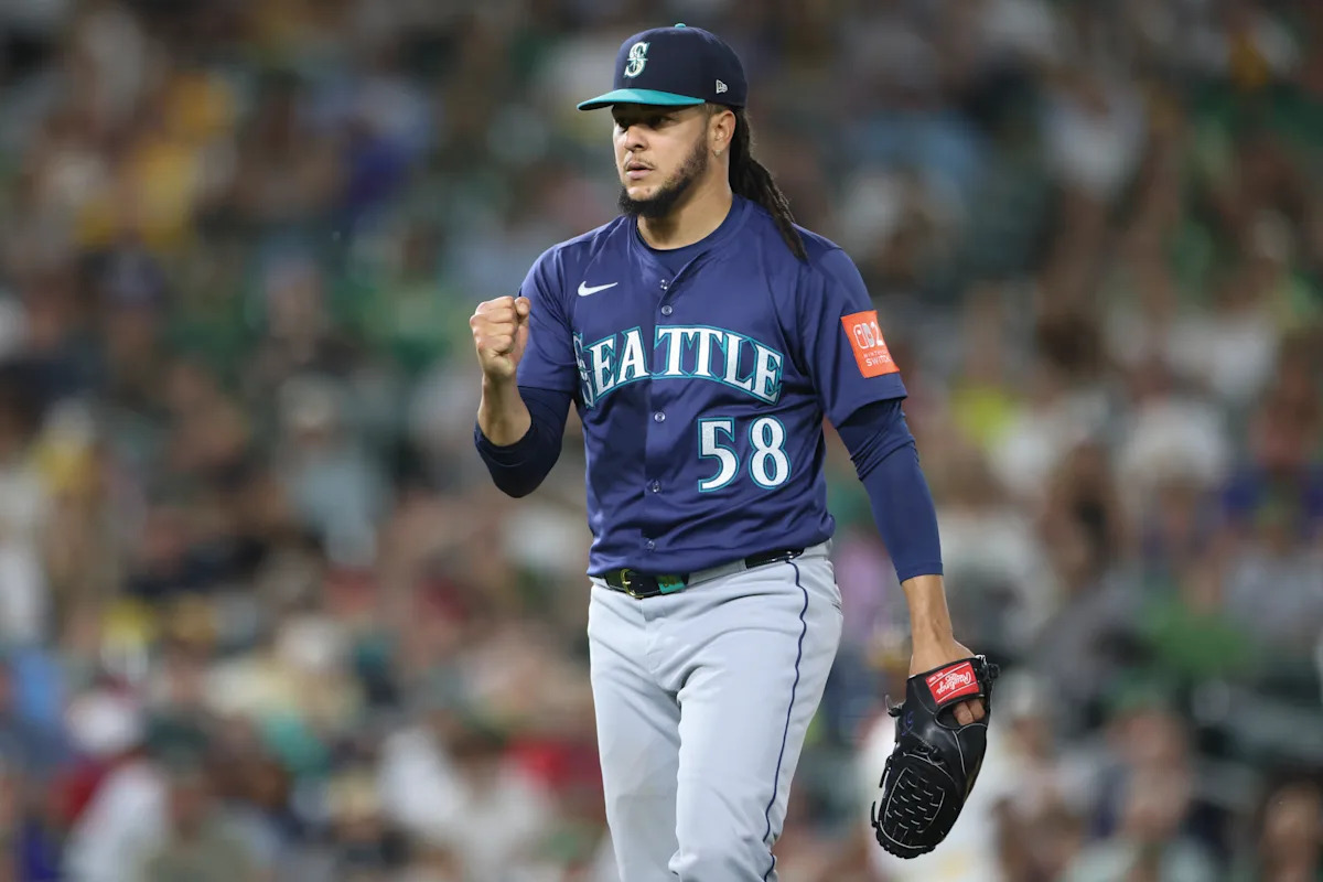 Castillo allows 1 run in 7 innings, Naylor hits 1st HR for Mariners in 3-1 win over Athletics