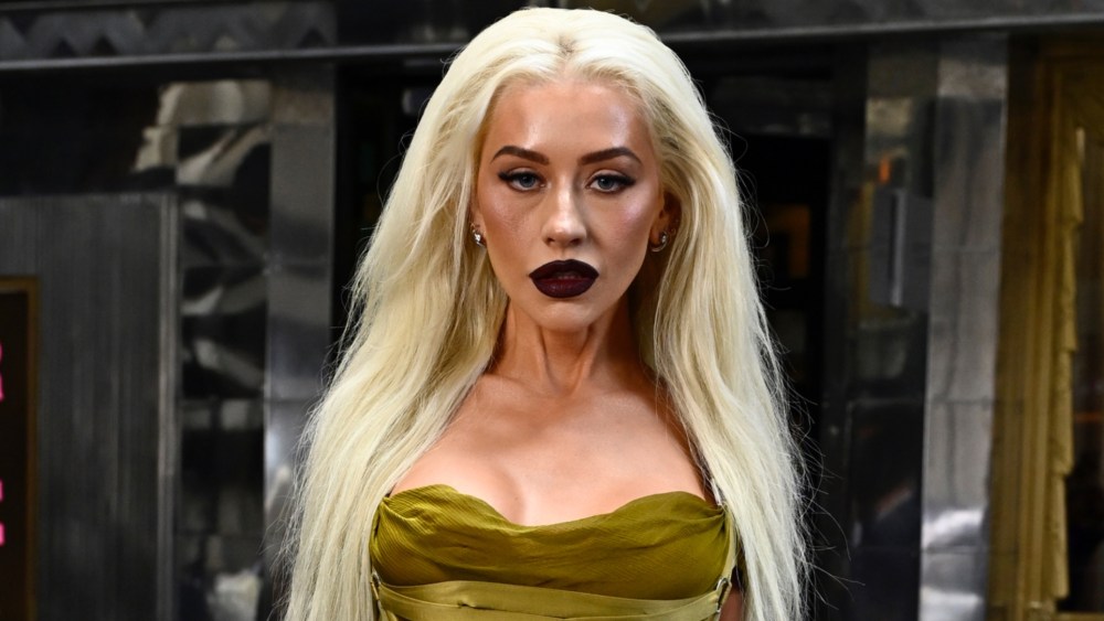 Christina Aguilera Channels Gothic Beauty for ‘Burlesque’ Photo Call