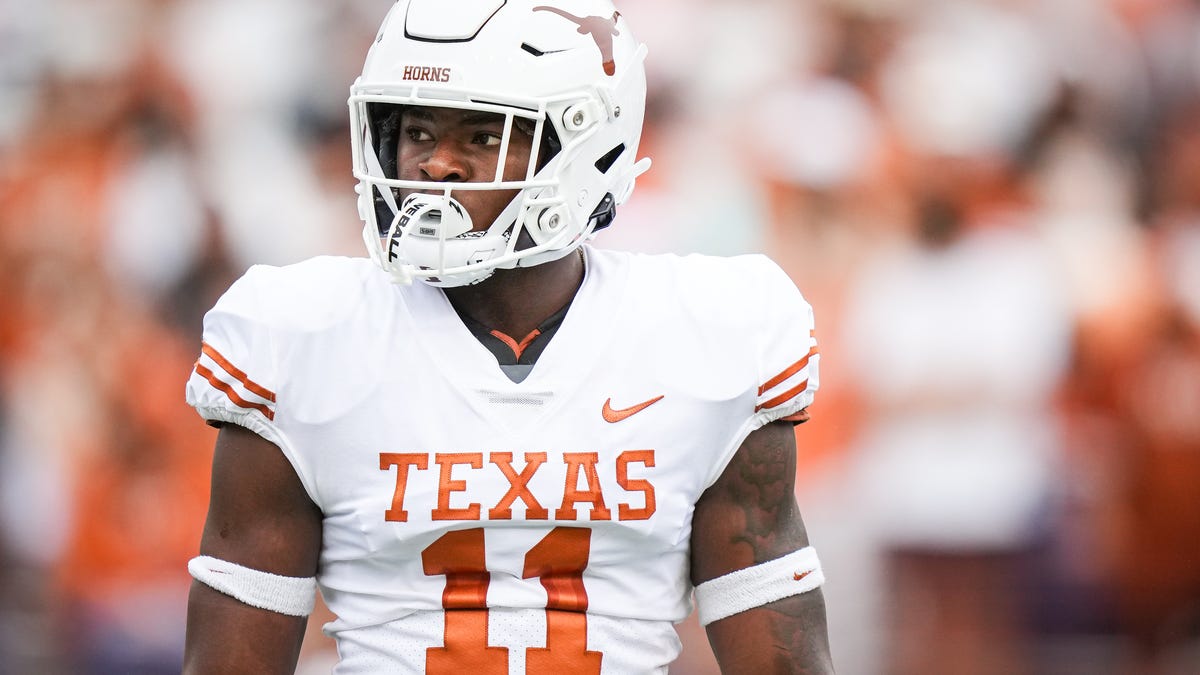 Colin Simmons ranked as fourth best edge rusher in the SEC