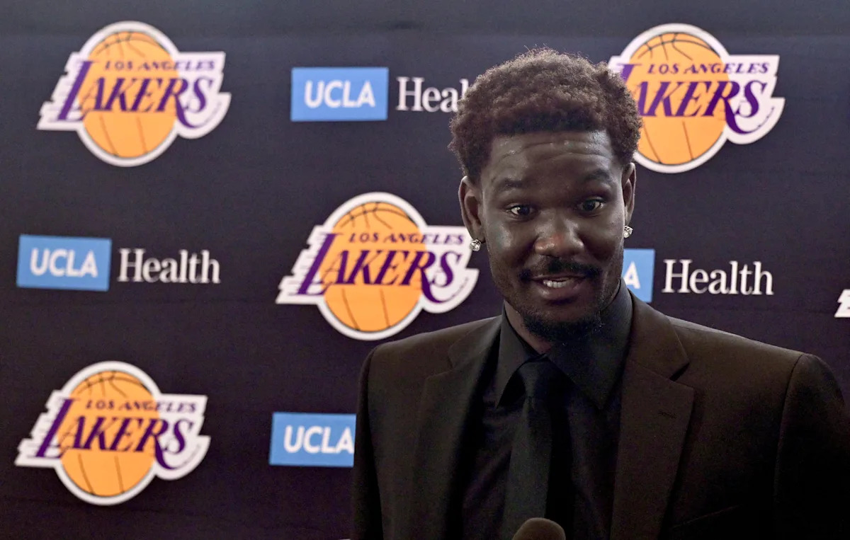 DeAndre Ayton excited to play with ‘super-ripped’ Luka Dončić on Lakers: ‘This feels like a video game’