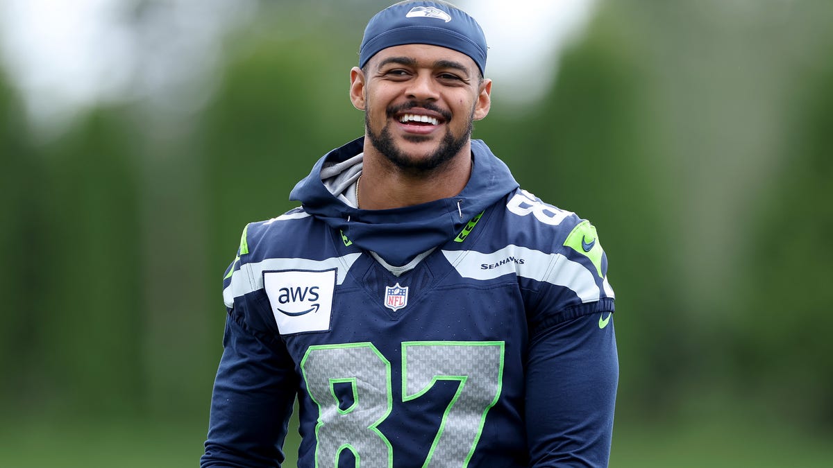 Did the Seahawks do wrong by Noah Fant?