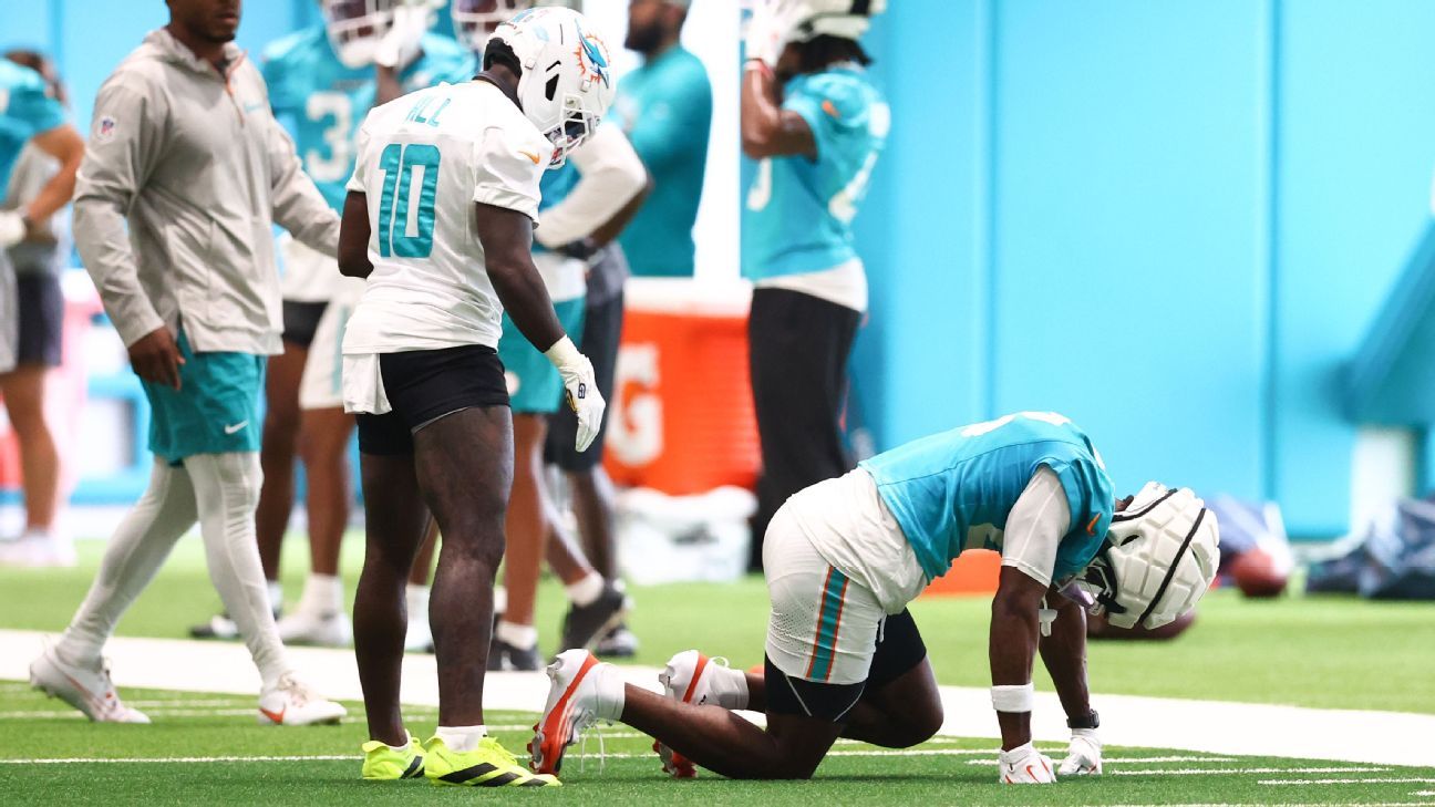 Dolphins cornerback Artie Burns has torn ACL, source says