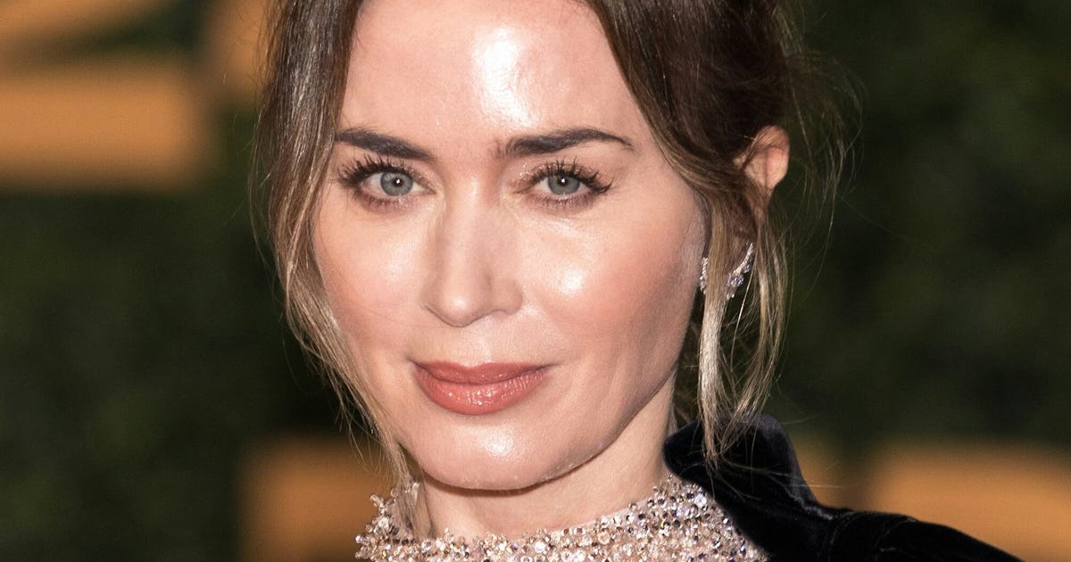 Emily Blunt Debuted A Red Lob On The Set Of ‘The Devil Wears Prada 2’
