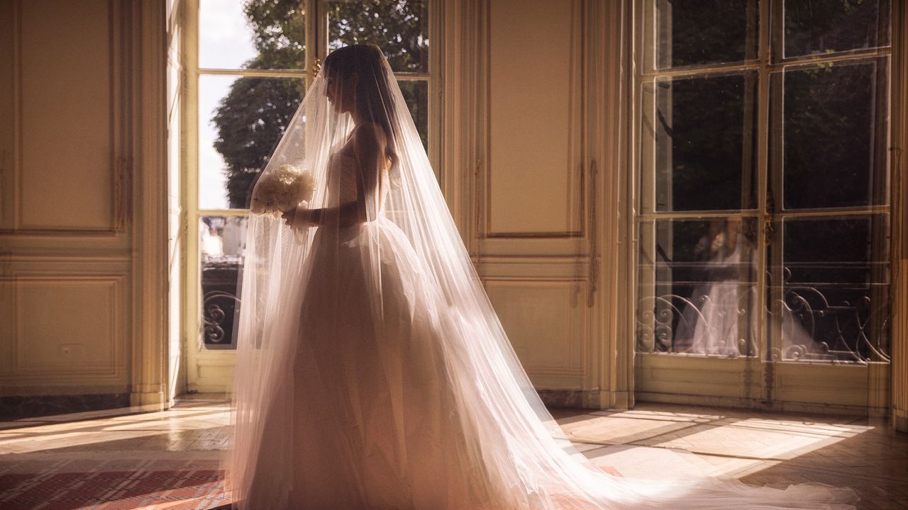 How to Create a Custom Wedding Dress