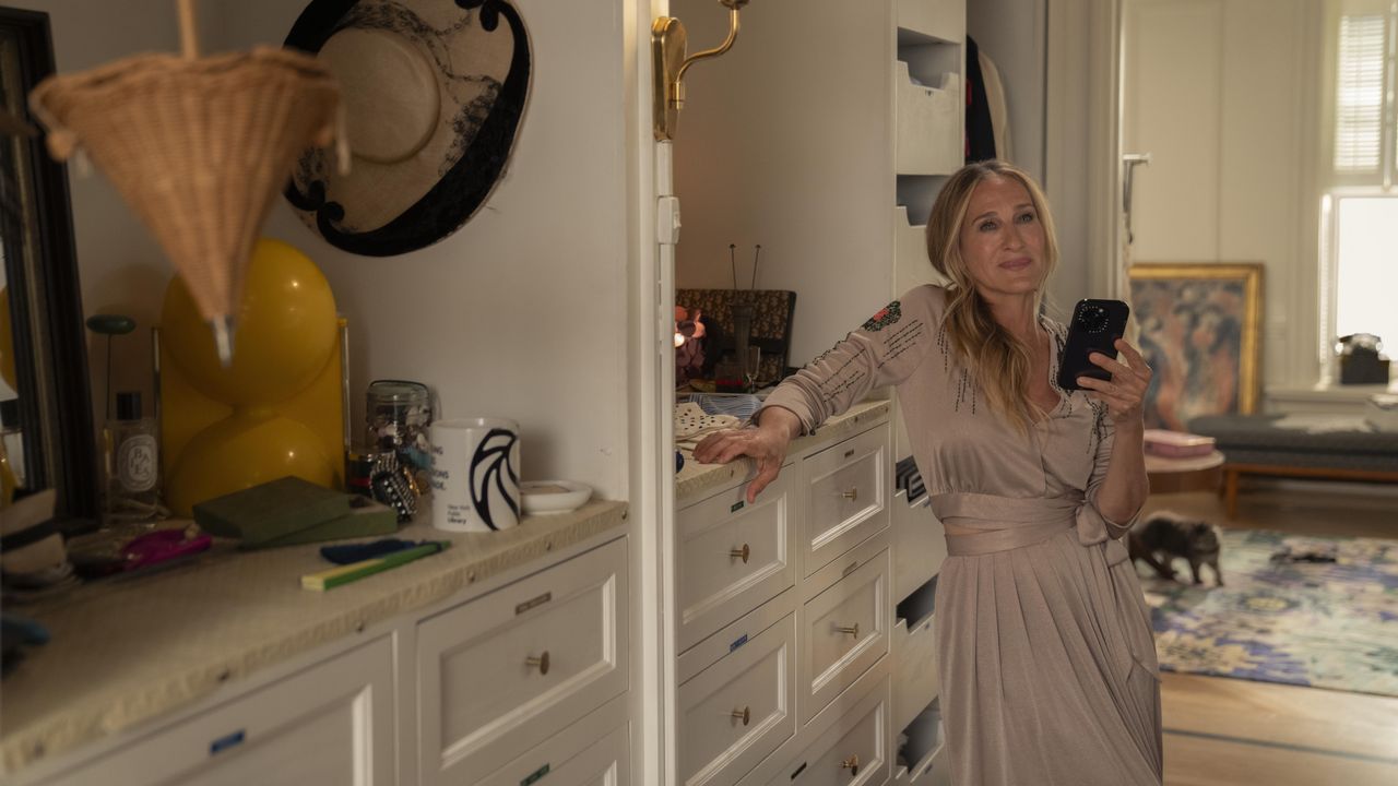 I Tracked Down Every Single Item In Carrie Bradshaw’s Bathroom Cabinet